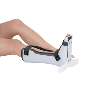 Деротаційний ортез-чобіток для гомілковостопного суглоба Білий W618 Деротаційний ортез-чобіток для гомілковостопного суглоба Білий W618