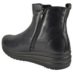 shoes for elderly people